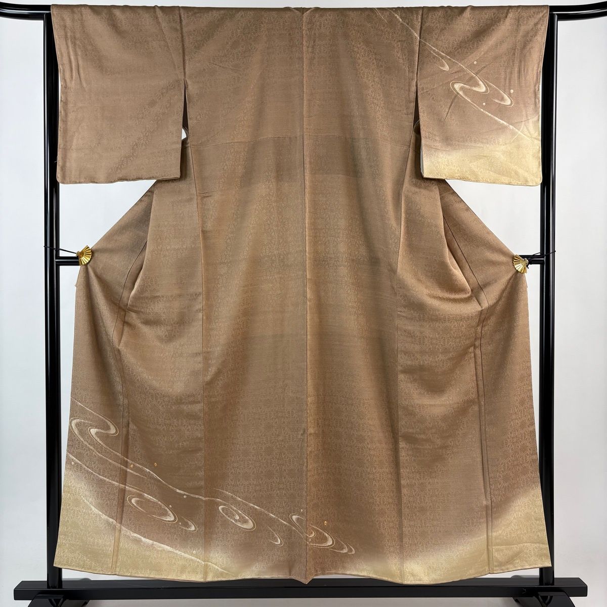 付下げ 身丈156 cm 裄丈65 M 袷 流水 地紋 金糸 金彩 薄茶色 正絹 秀品