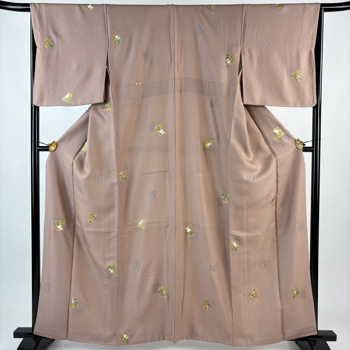 小紋 身丈162cm 裄丈66cm M 袷 草花 梅 金糸 刺繍 ピンクベージュ 正絹