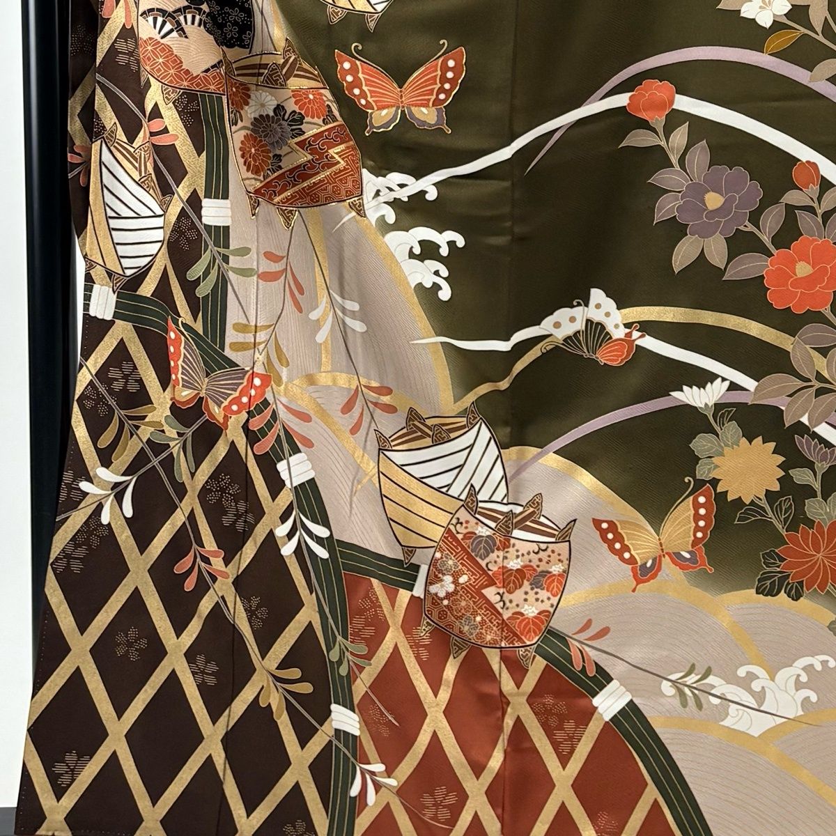 振袖 身丈160.5 cm 裄丈65.5 M 袷 糸巻き 蝶 金糸 金彩 茶色 正絹 秀品