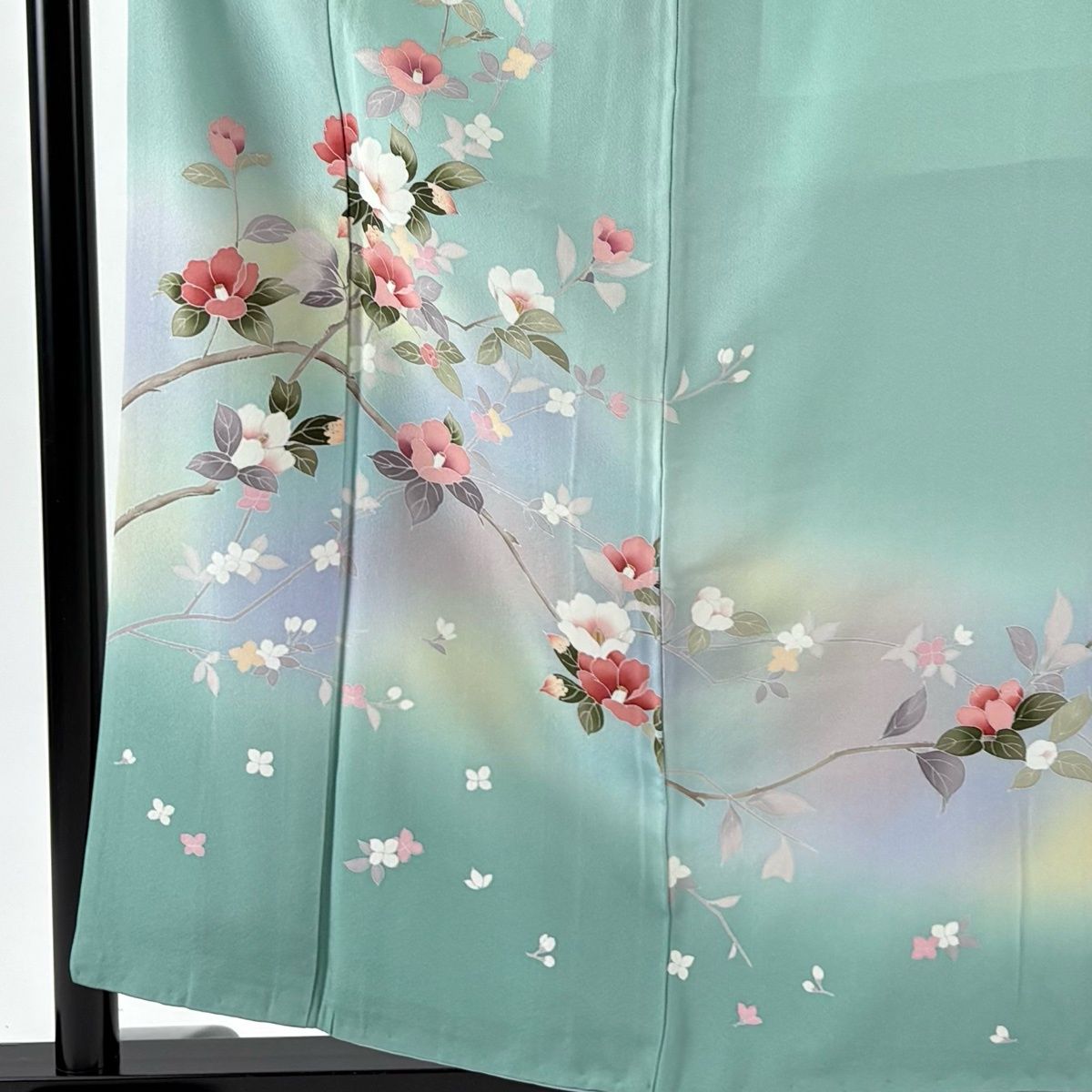 訪問着 身丈159.5 cm 裄丈64 M 袷 椿 枝花 ぼかし 薄緑 正絹 秀品