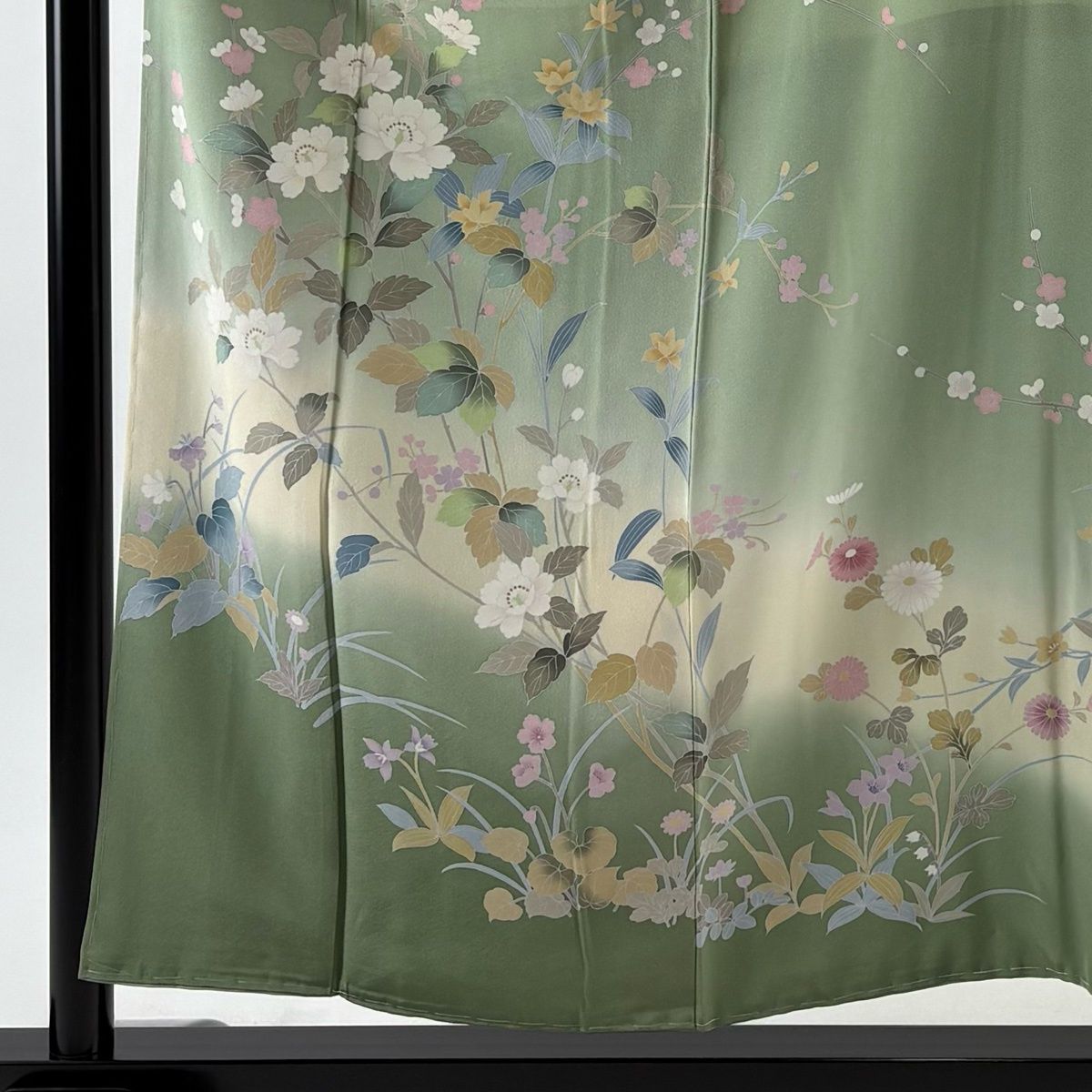 訪問着 身丈155 cm 裄丈64 M 袷 落款 枝花 ぼかし 薄緑 正絹 秀品