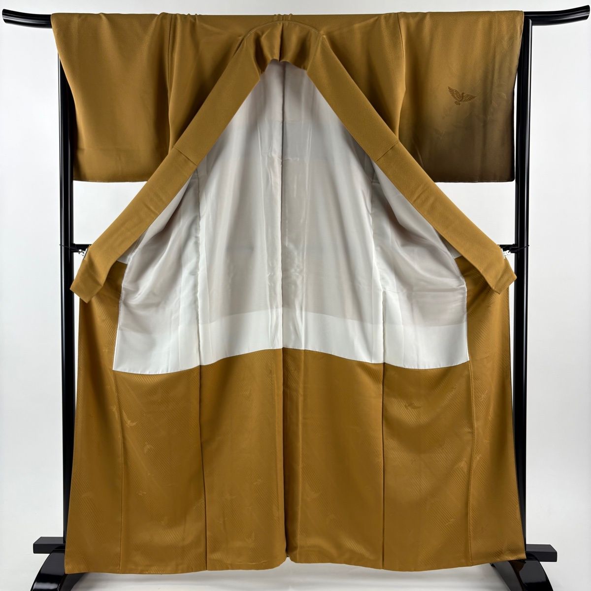  付下げ 身丈163 cm 裄丈68 5 L 袷 斉藤三才 やまと 落款 鳥 地紋 ぼかし 山吹茶色 正絹 秀品 訪問着 付け下げ 着物