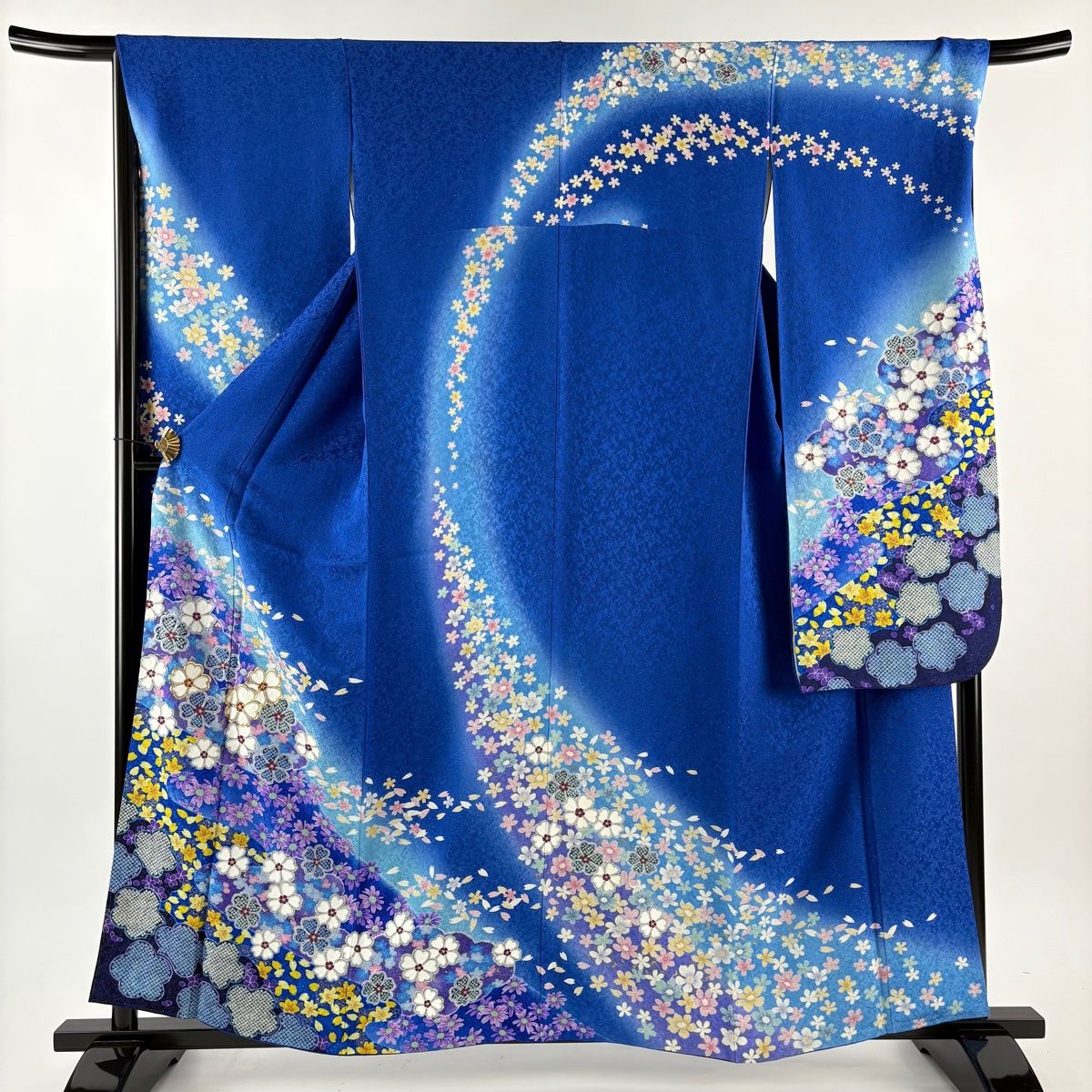振袖 身丈158 cm 裄丈68 5 L 袷 桜 花びら 金通し 金糸 青 正絹