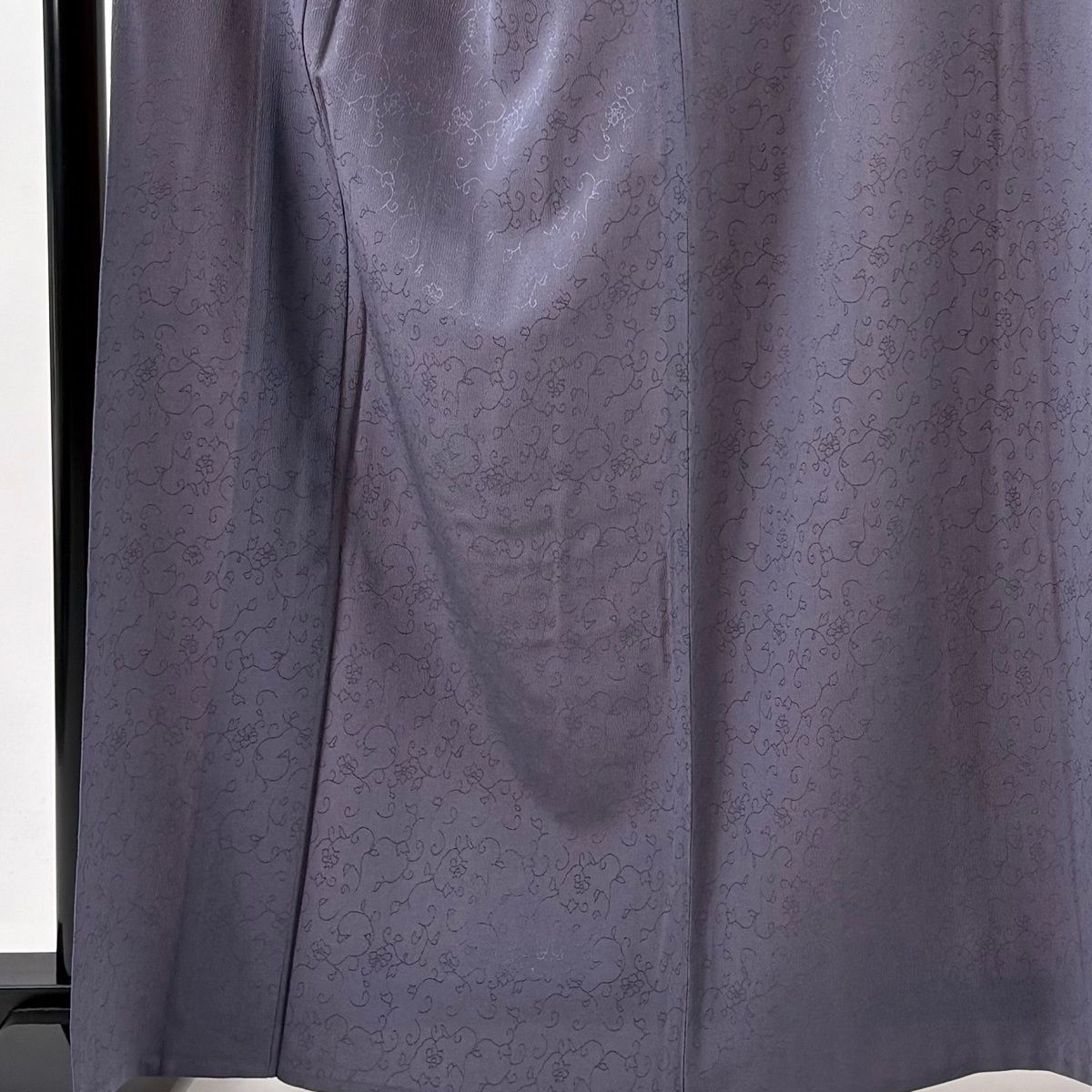 色無地 身丈164 cm 裄丈65.5 M 単衣 中村玉緒 落款 地紋 灰紫 正絹 名品