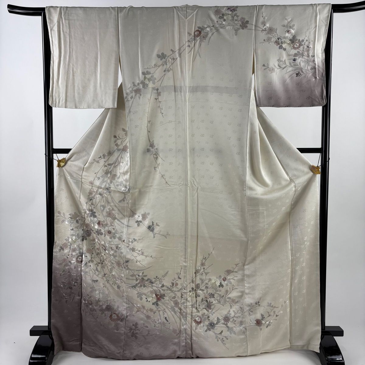 訪問着 身丈172.5 cm 裄丈65 M 袷 翠山刺繍 草花 刺繍 裾ぼかし 灰白 正絹 名品