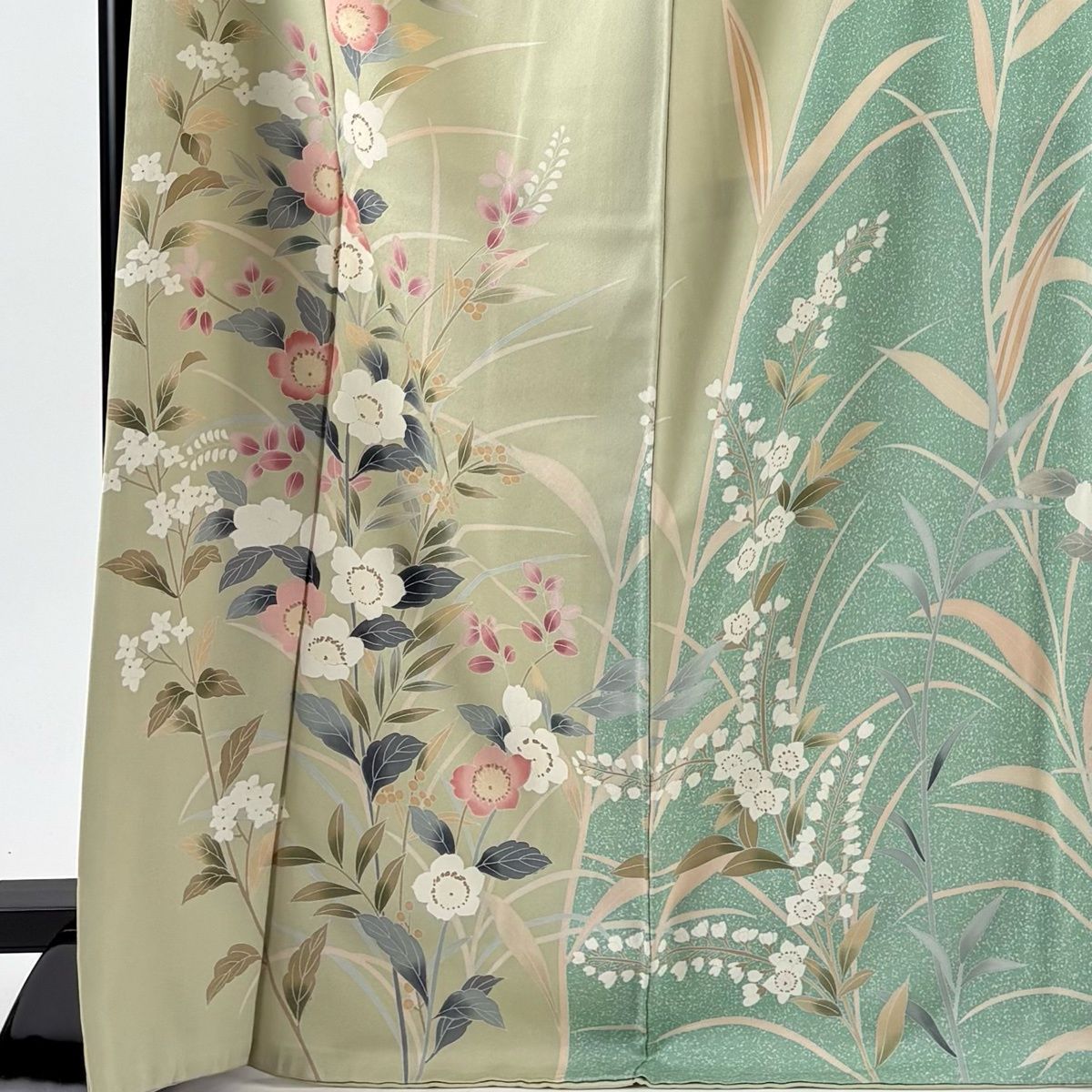 訪問着 身丈170 cm 裄丈69 L 袷 やまと 草花 染め分け 金彩 抹茶色 正絹 名品