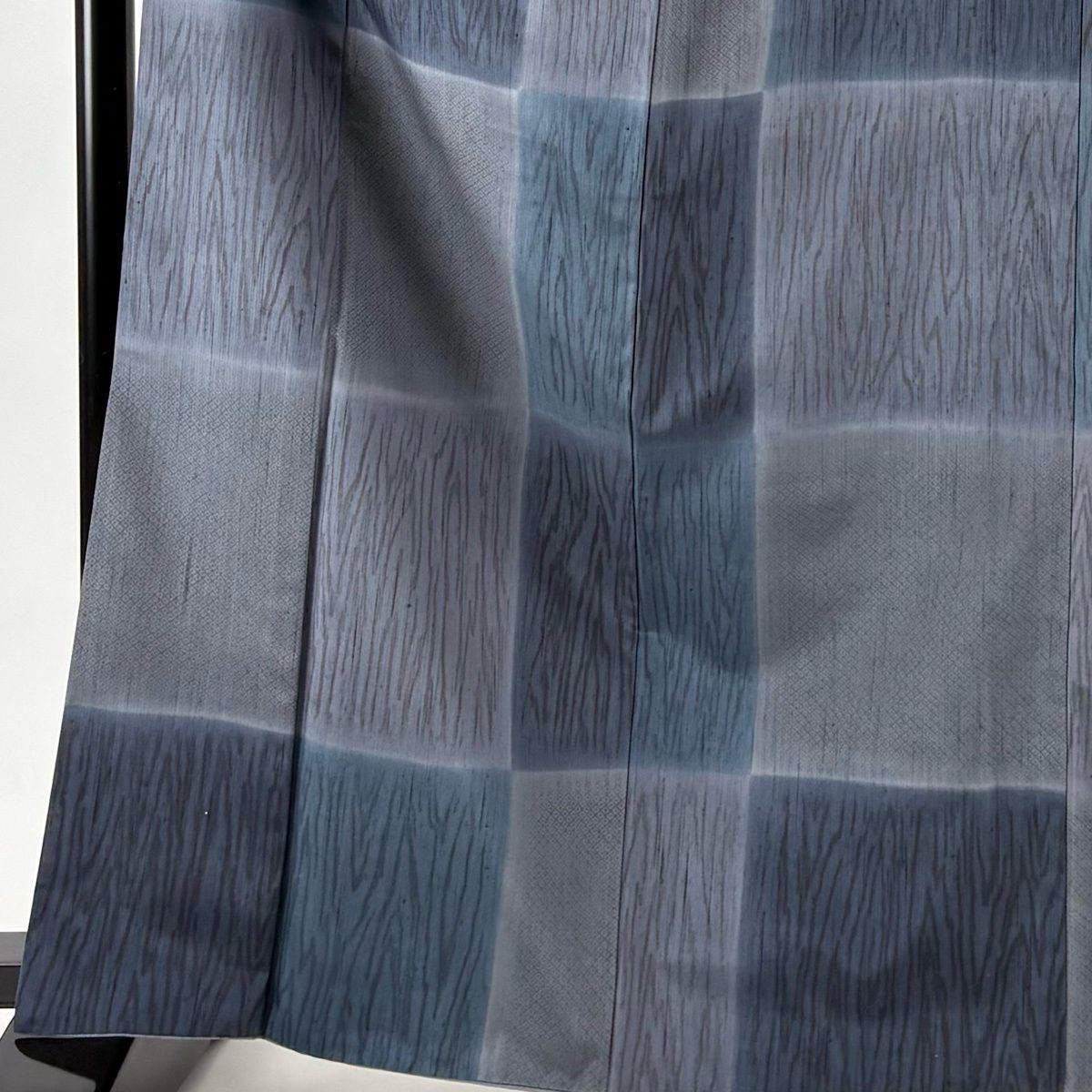 小紋 身丈167.5 cm 裄丈66 M 袷 紬地 格子 木目 ぼかし 青灰色 正絹 名品