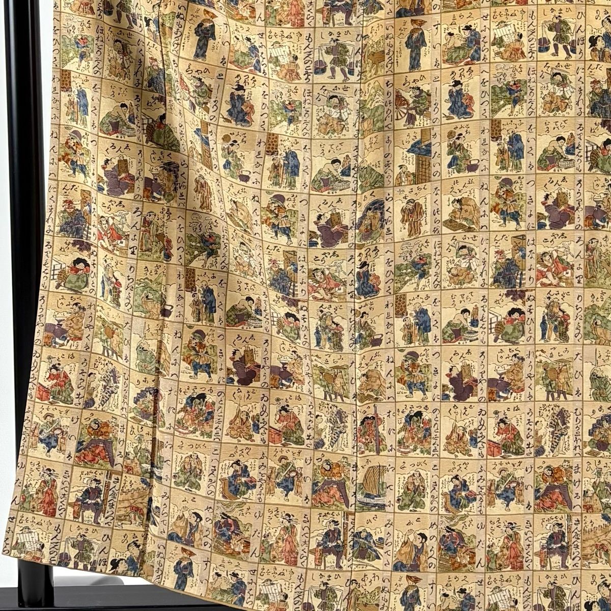 小紋 身丈157 cm 裄丈64.5 M 袷 樽本伊勢蔵 落款 人物 ことわざ ベージュ 正絹