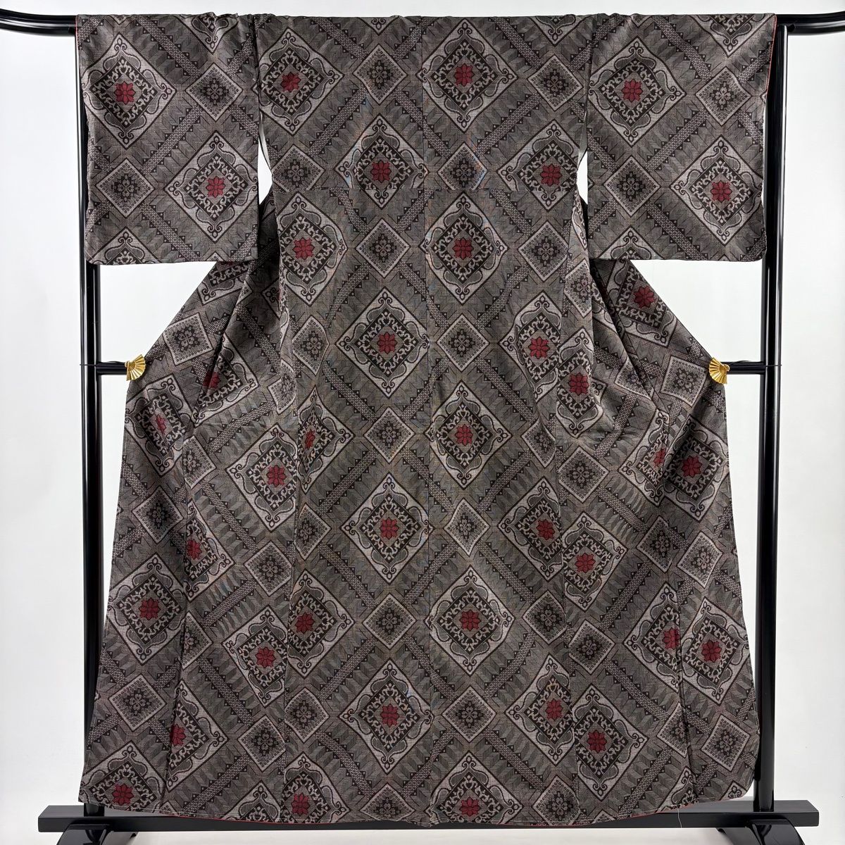 美品】 紬 身丈158cm 裄丈67cm M 袷 菱 花 焦茶色 正絹 名品 【】