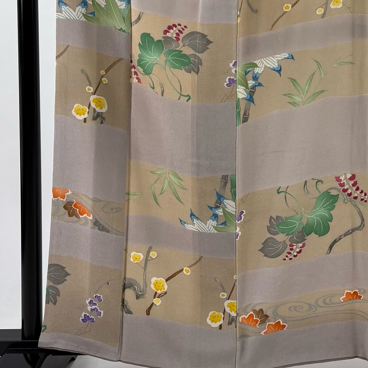 小紋 身丈159.5 cm 裄丈66.5 M 袷 草花 段縞 縮緬 灰紫 正絹 名品