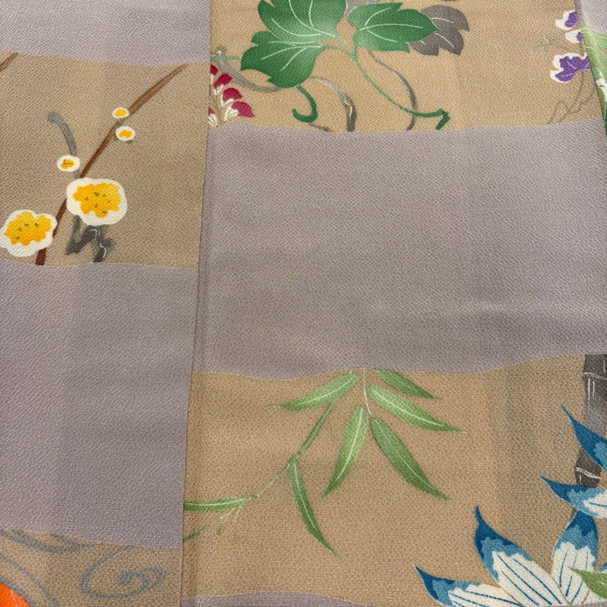  小紋 身丈159.5 cm 裄丈66.5 M 袷 草花 段縞 縮緬 灰紫 正絹 小紋 着物