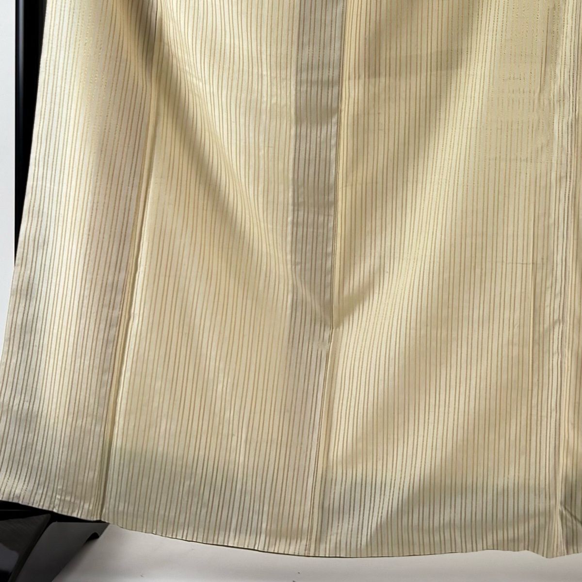 小紋 身丈164 cm 裄丈65 M 袷 紬地 渡辺雪三郎 縞 金糸 ベージュ 正絹