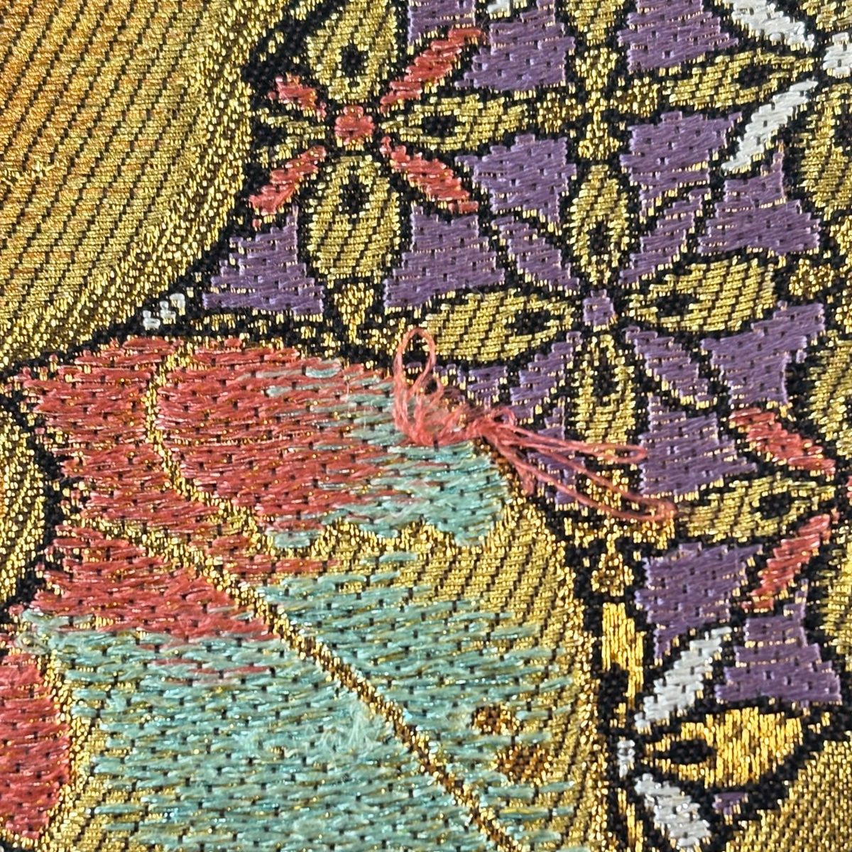 袋帯 秀品 草花 藤 刺繍 金糸 金色 六通 正絹 【中古】 - メルカリ