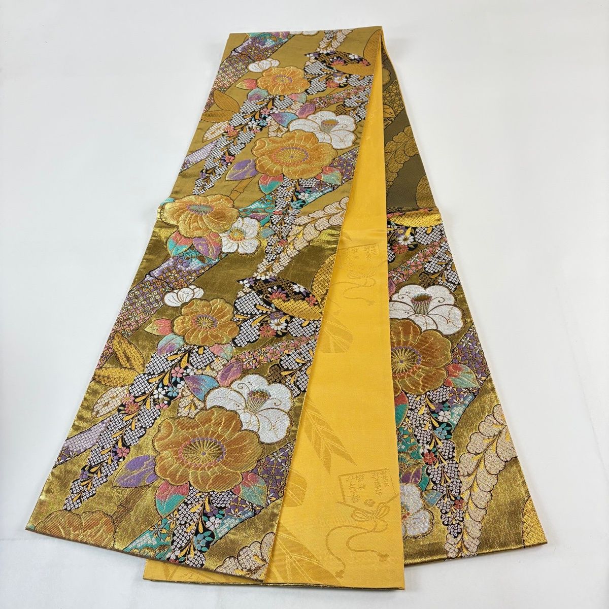 袋帯 秀品 草花 藤 刺繍 金糸 金色 六通 正絹 【中古】 - メルカリ