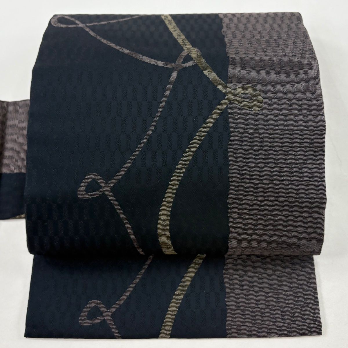 美品】 名古屋帯 秀品 幾何学模様 墨色 正絹 【中古】 - メルカリ