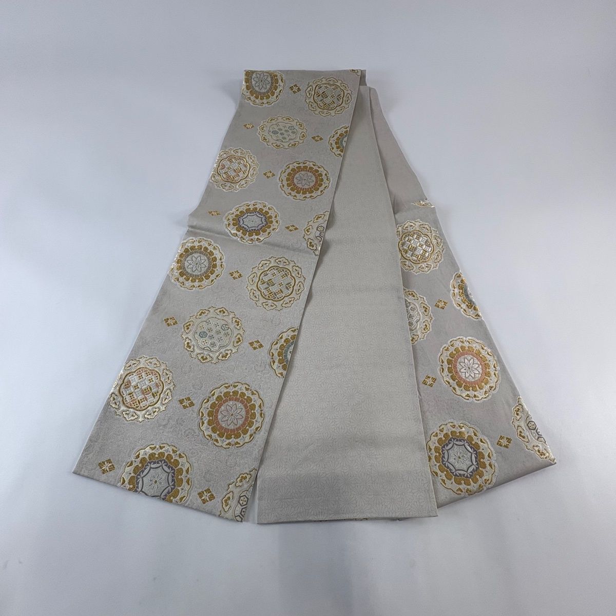 袋帯 秀品 華文 草花 刺繍 金糸 薄茶色 六通 正絹 【中古】 - メルカリ