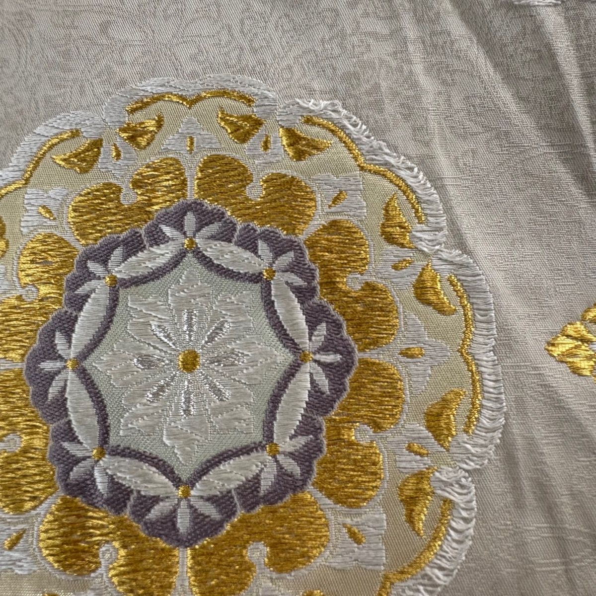 袋帯 秀品 華文 草花 刺繍 金糸 薄茶色 六通 正絹 【中古】 - メルカリ