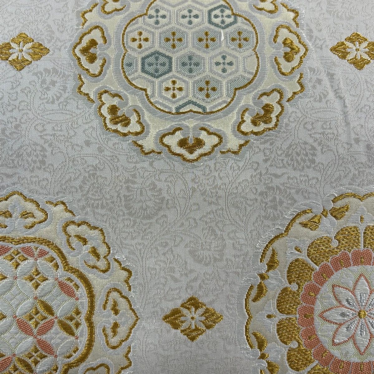 袋帯 秀品 華文 草花 刺繍 金糸 薄茶色 六通 正絹 【中古】 - メルカリ