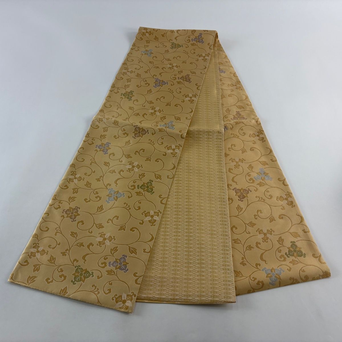 美品】 袋帯 秀品 花唐草 山吹色 全通 正絹 【中古】 - メルカリ