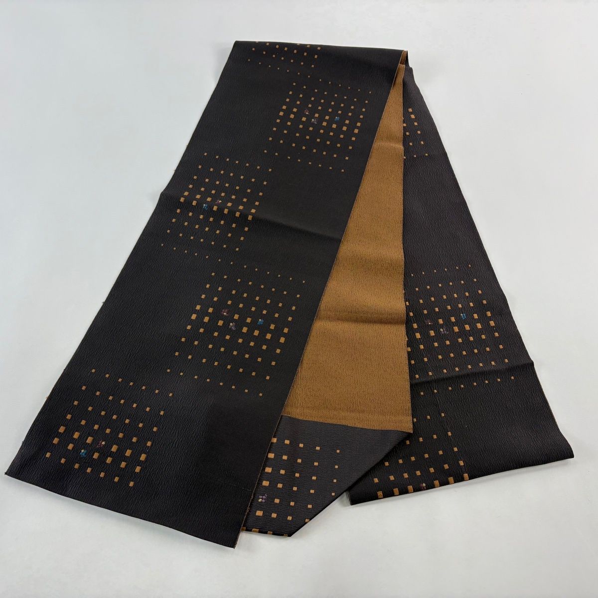 名古屋帯 秀品 八寸名古屋帯 松葉仕立て 花 幾何学模様 金糸 焦茶色