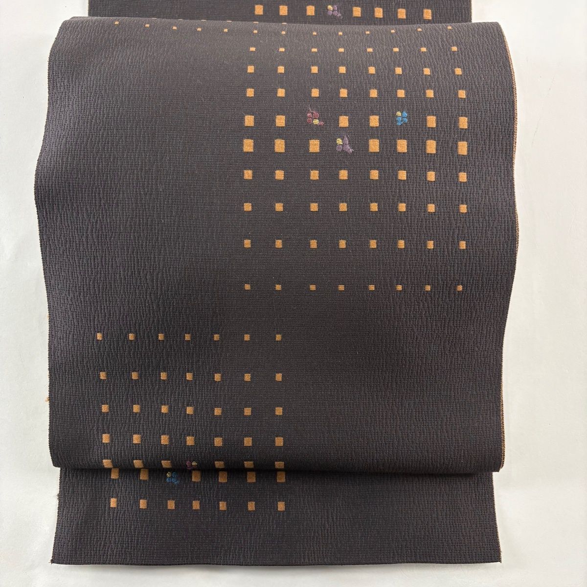 名古屋帯 秀品 八寸名古屋帯 松葉仕立て 花 幾何学模様 金糸 焦茶色