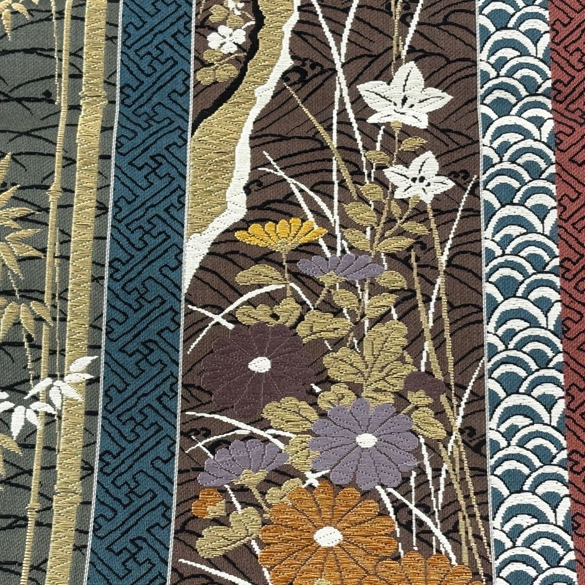 美品】 袋帯 秀品 秋草 有職文様 金糸 唐織 焦茶色 六通 正絹 【】