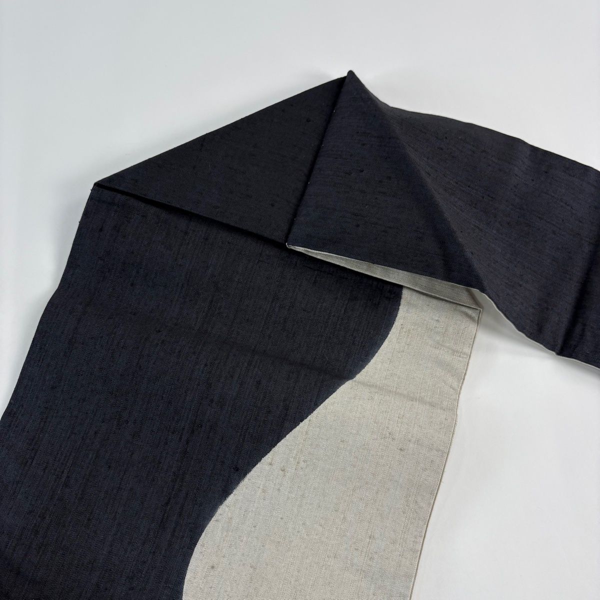  名古屋帯 秀品 紬地 草花 生り物 相良刺繍 汕頭刺繍 墨色 正絹 名古屋帯 帯