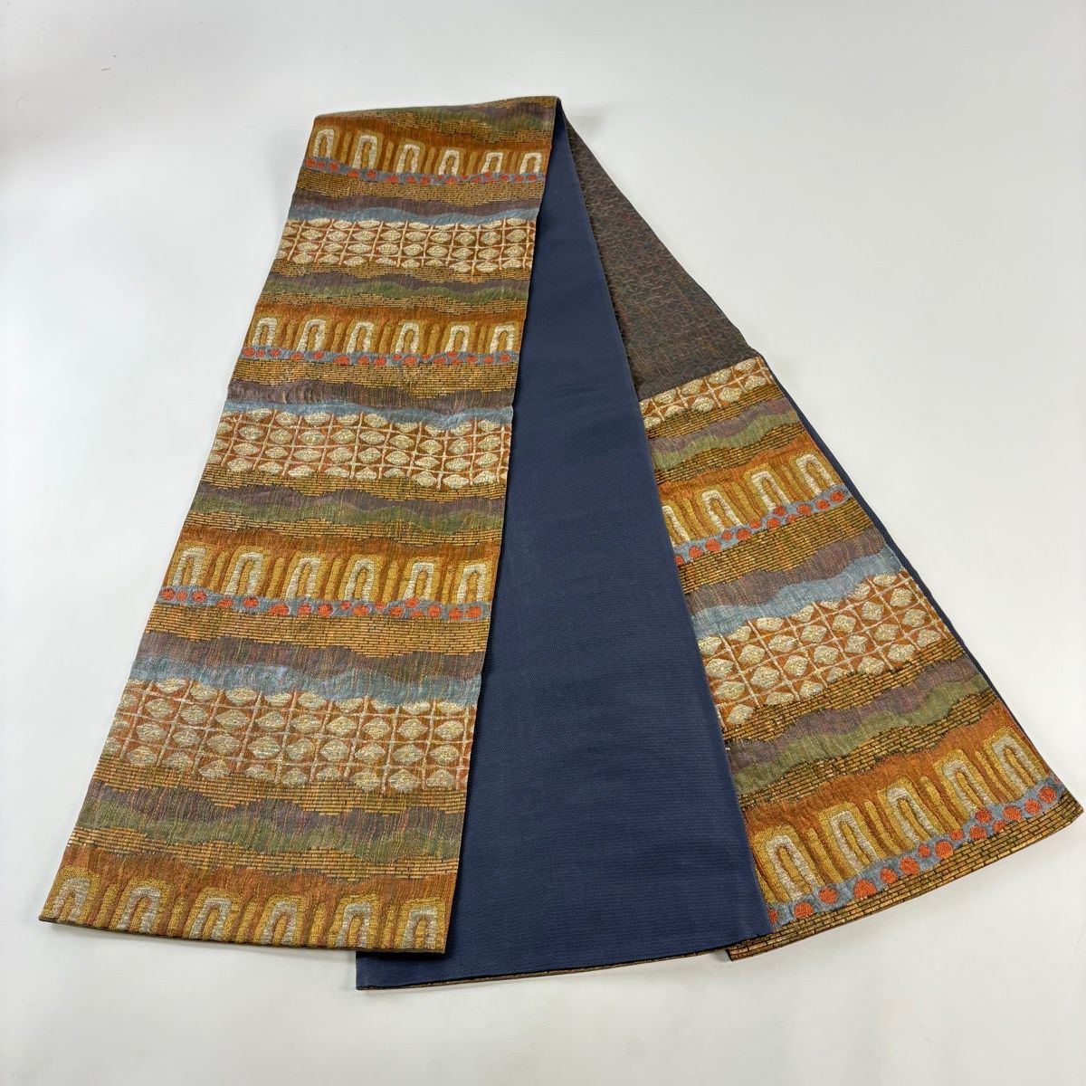 C5 美品 水玉 幾何学模様 茶色 金糸 正絹 六通 名古屋帯 O67 C5 美品 水玉 幾何学模様 茶色 金糸 正絹 六通 名古屋帯 O67 袋帯 美品