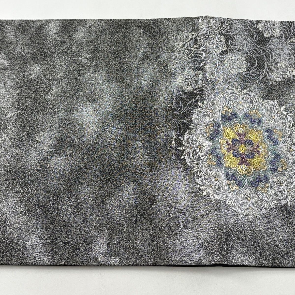美品】 袋帯 秀品 華文 花唐草 箔 金銀糸 黒灰 六通 正絹 【中古