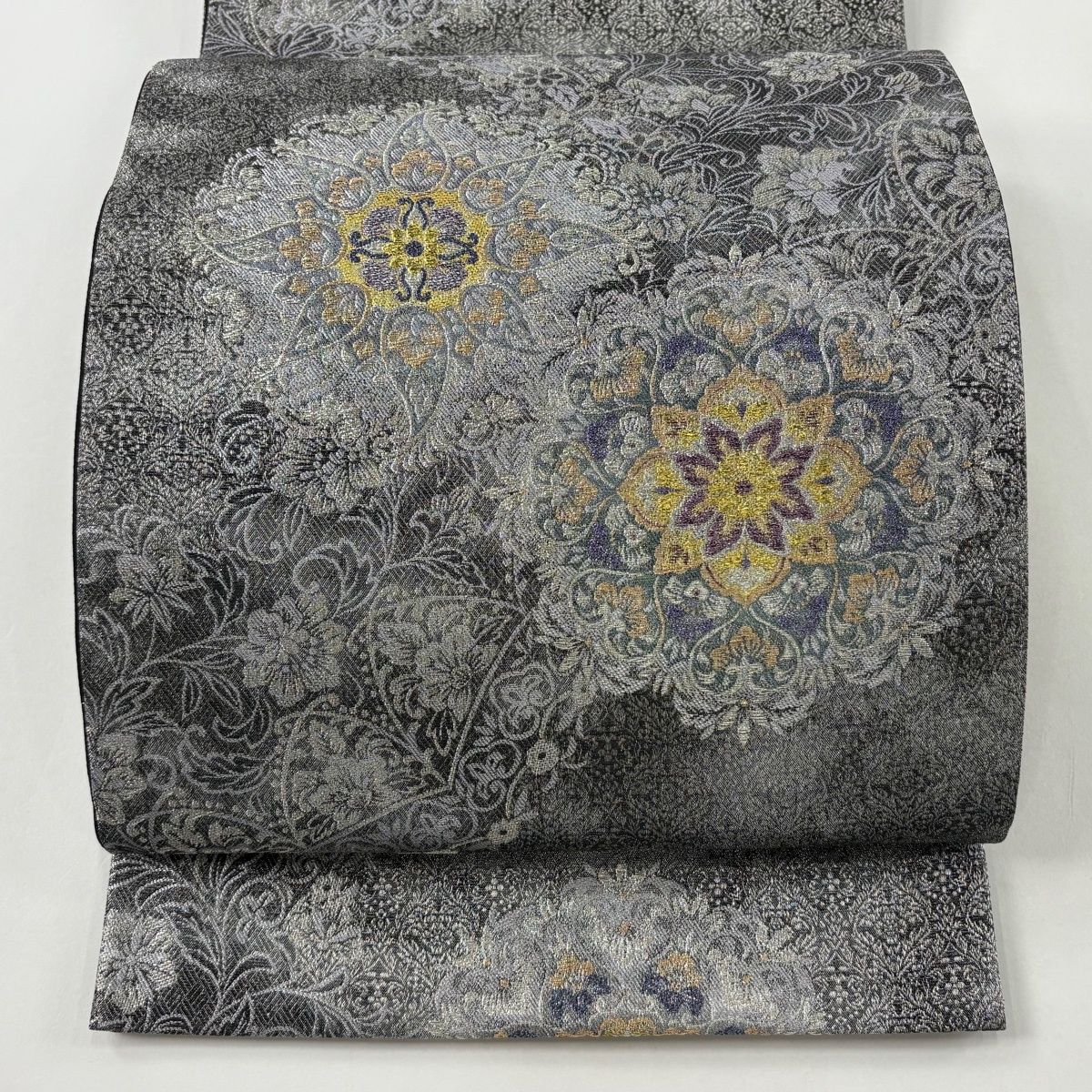 美品】 袋帯 秀品 華文 花唐草 箔 金銀糸 黒灰 六通 正絹 【中古