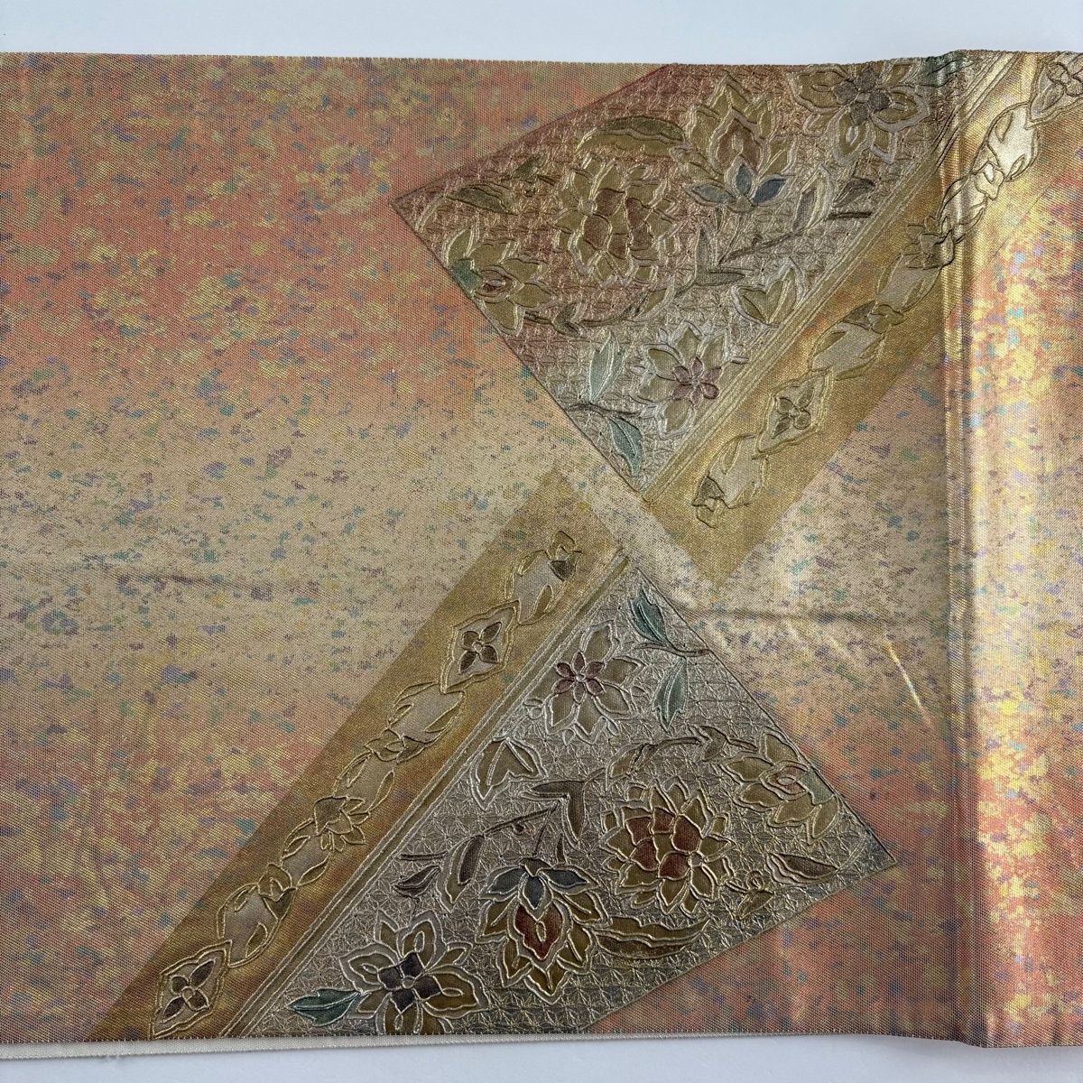 袋帯 秀品 華文 幾何学模様 螺鈿 刺繍 薄オレンジ お太鼓柄 正絹