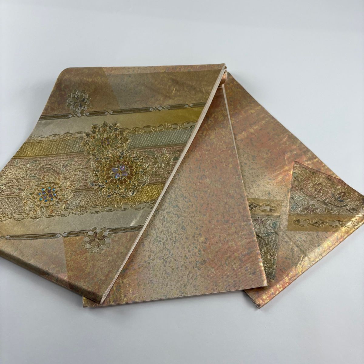 袋帯 秀品 華文 幾何学模様 螺鈿 刺繍 薄オレンジ お太鼓柄 正絹