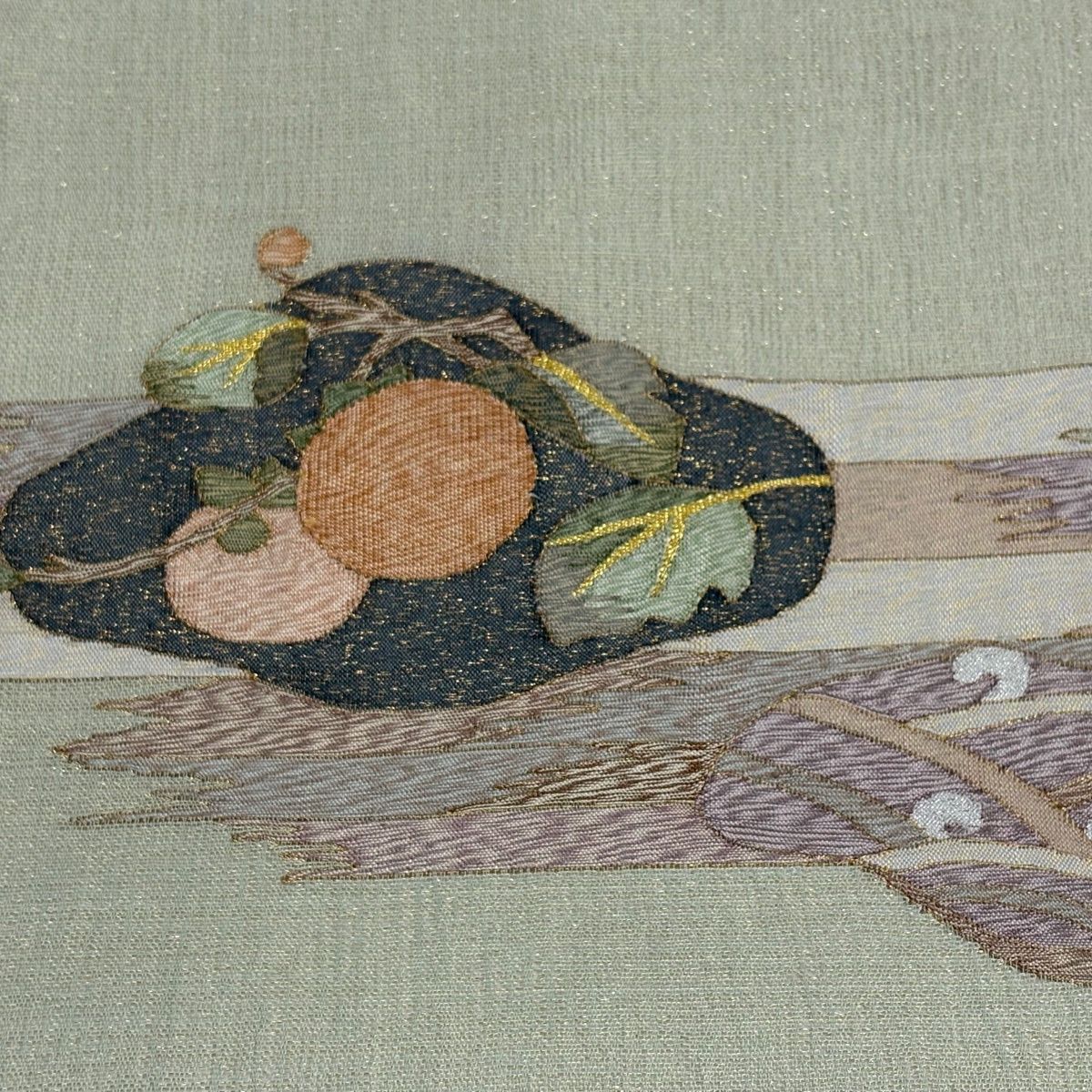 袋帯 秀品 葉と実 霞 金糸 薄緑 お太鼓柄 正絹