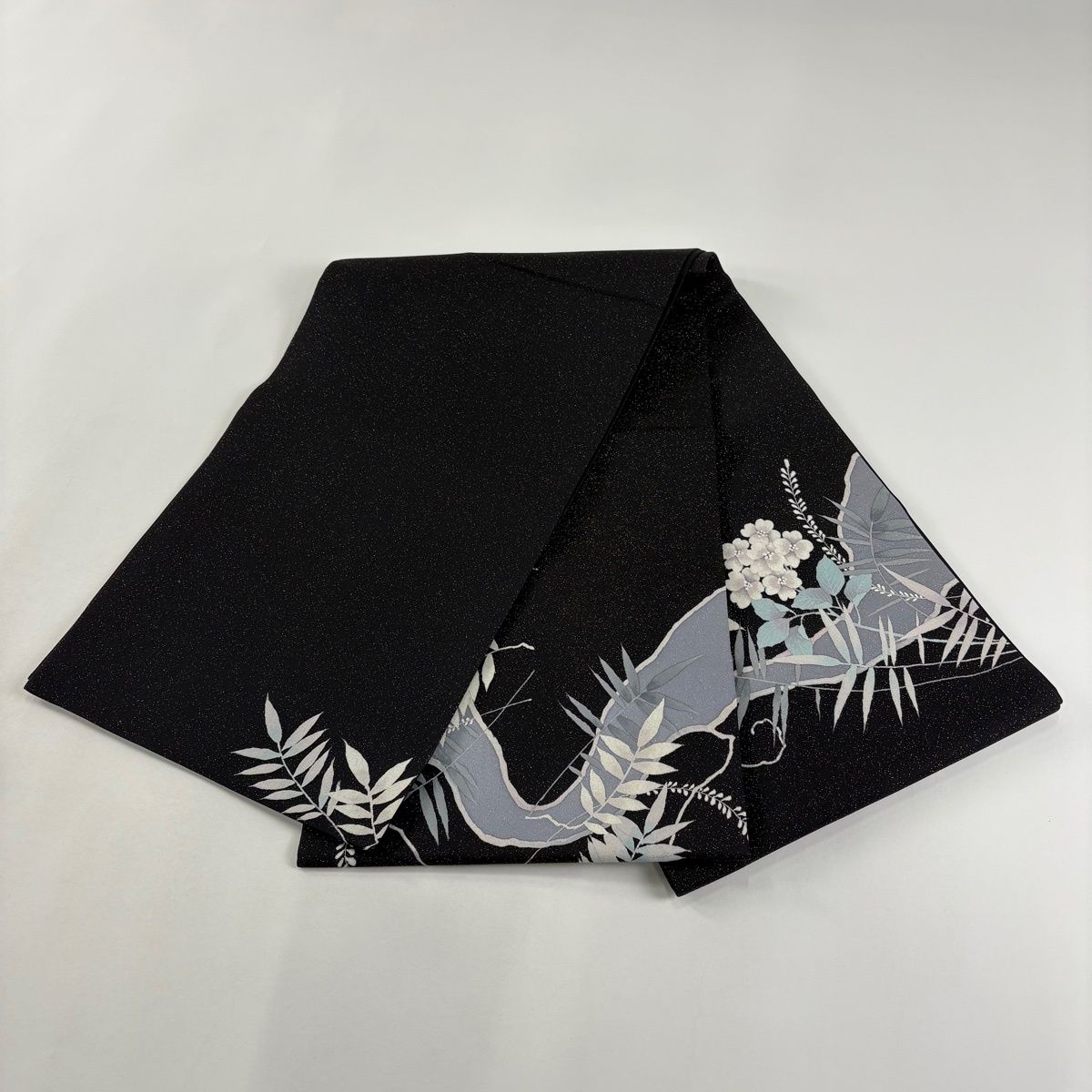 美品】 袋帯 名品 草花 金通し 黒 お太鼓柄 正絹 【中古】 - メルカリ