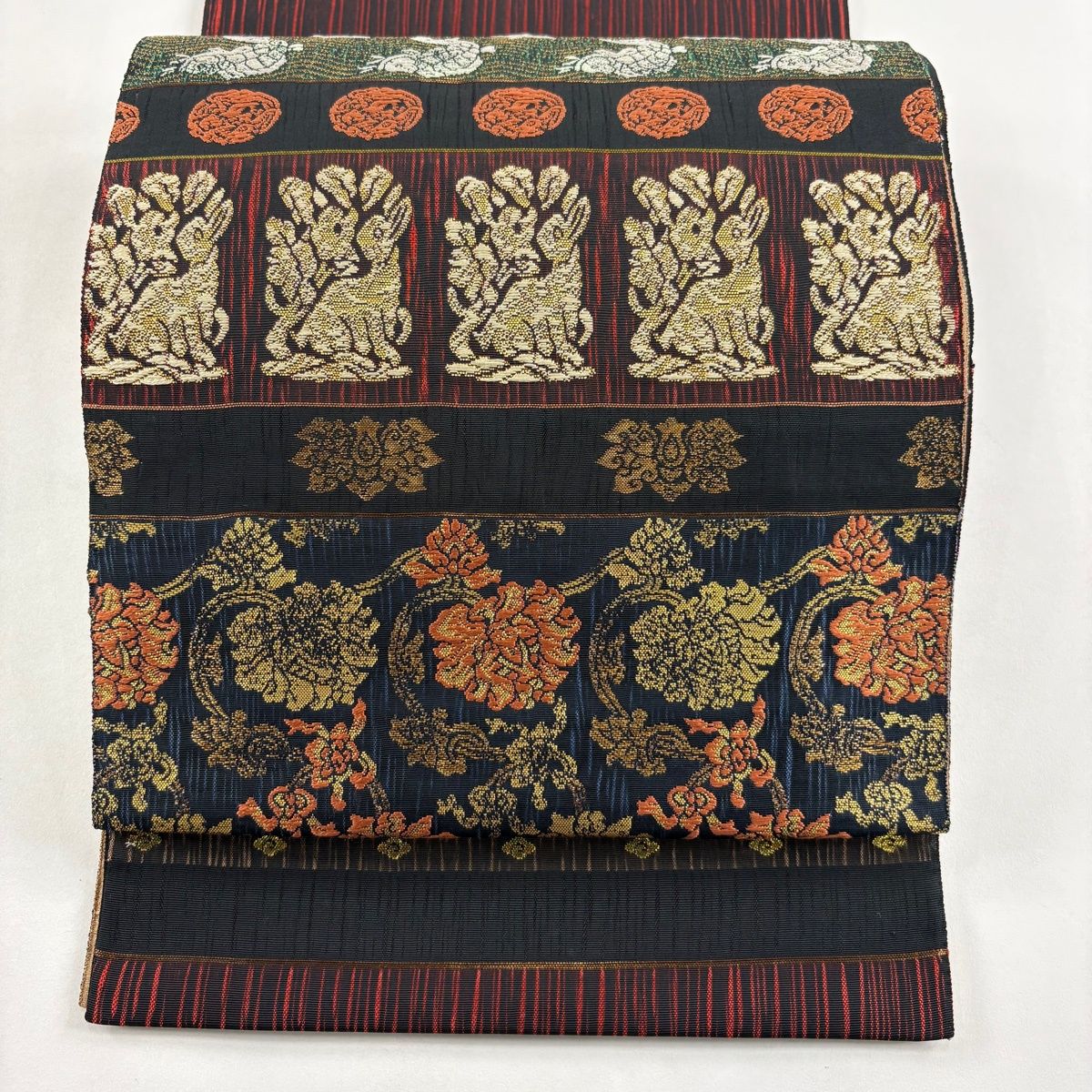 美品】 袋帯 名品 渡文 落款 名物裂文様 花兎 箔 黒 お太鼓柄 正絹