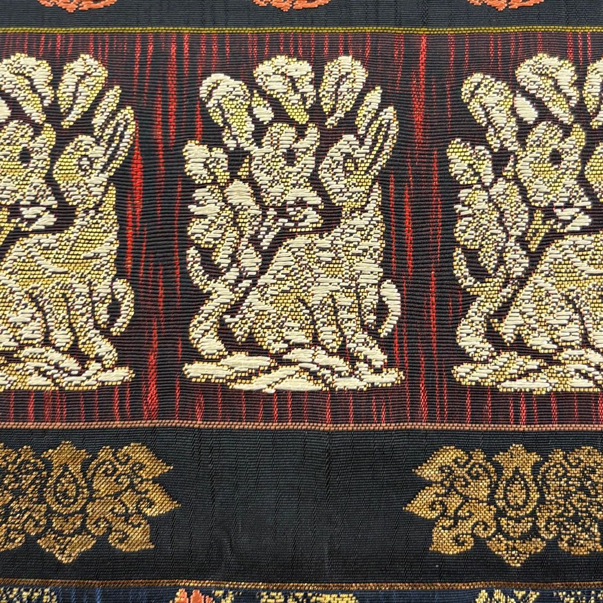 美品】 袋帯 名品 渡文 落款 名物裂文様 花兎 箔 黒 お太鼓柄 正絹