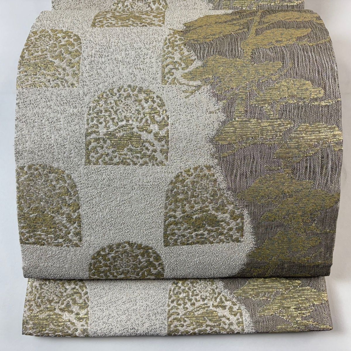 袋帯 花うさぎ 松 箔 金銀糸 灰白 六通 正絹