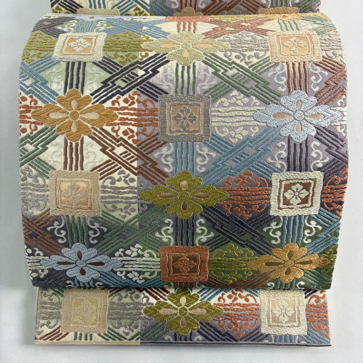 袋帯 名品 花菱 唐草 唐織 箔 ベージュ 六通 正絹