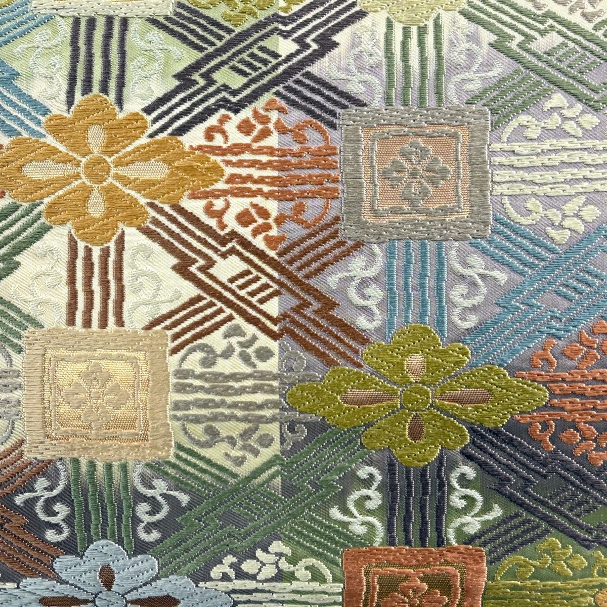 袋帯 名品 花菱 唐草 唐織 箔 ベージュ 六通 正絹