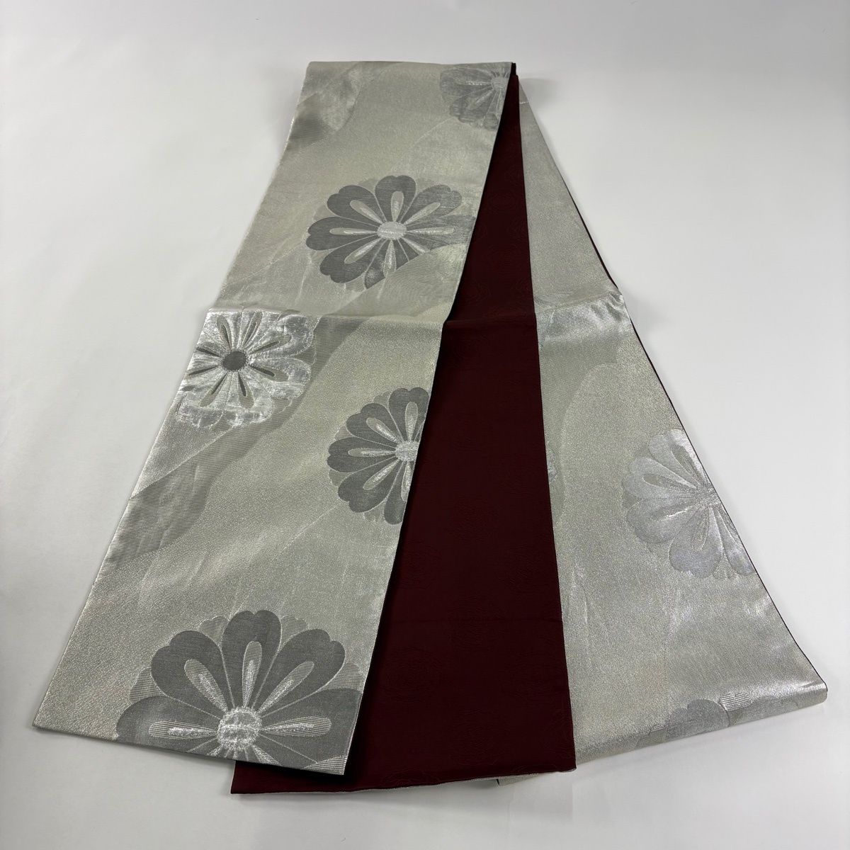 袋帯 新品未使用品 銀糸 正絹 六通 シルバー Q887 袋帯 六通柄 フォーマル用 正絹 古典柄 箔 金糸 銀糸 帯 金・銀 | 六通