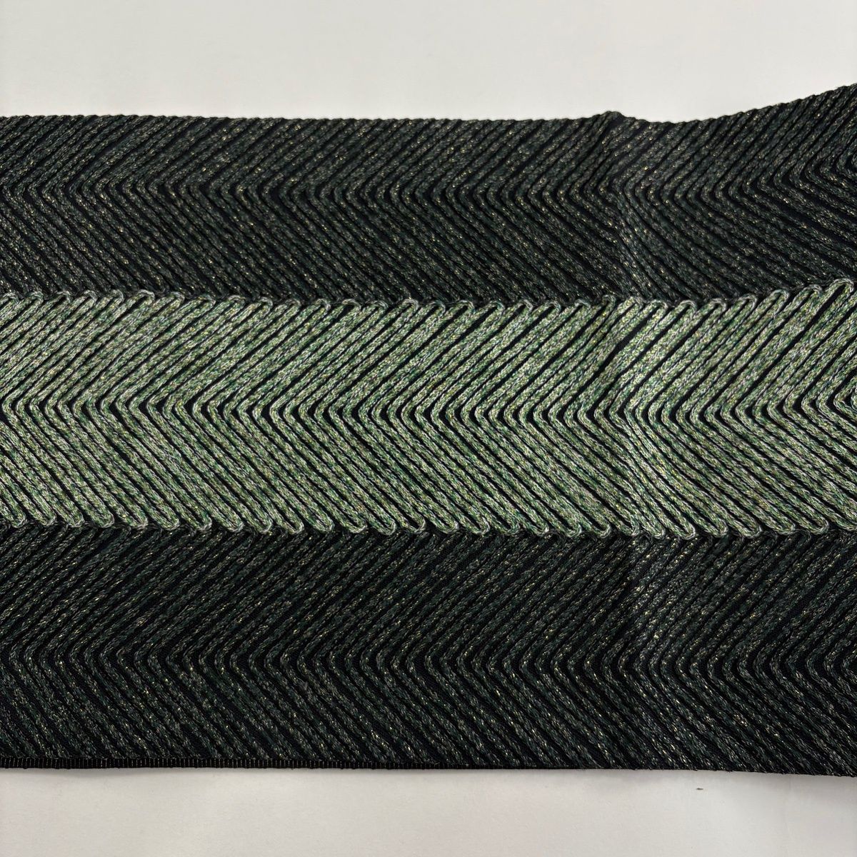 美品】 袋帯 名品 無月 落款 幾何学模様 箔 緑 全通 正絹 【中古