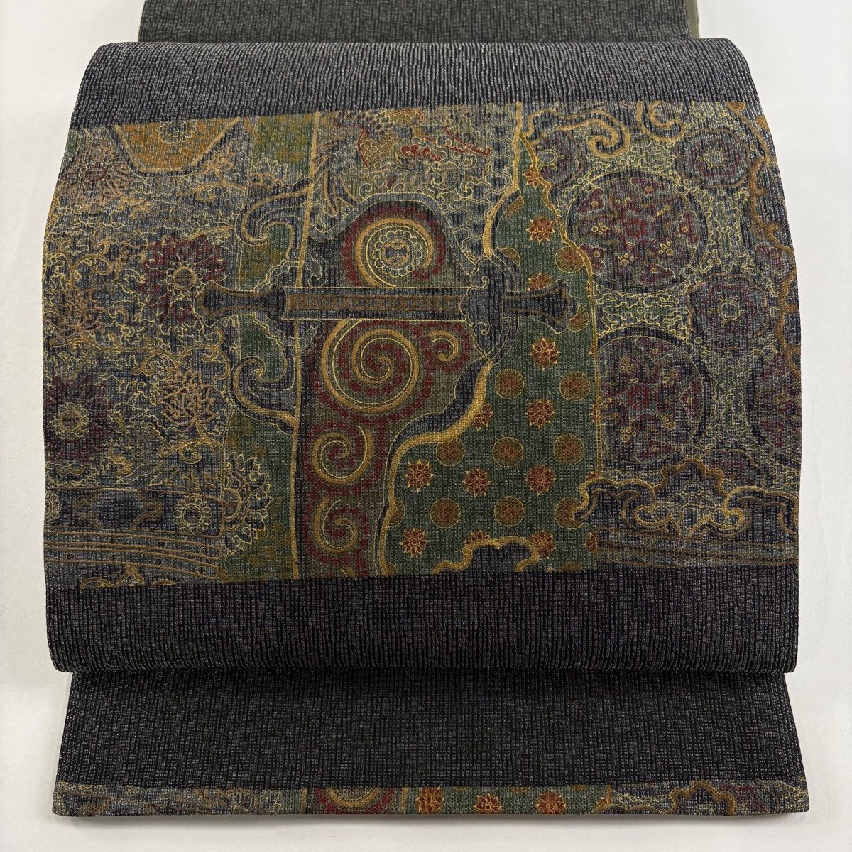 袋帯 前田仁仙 落款 花唐草 幾何学模様 銀通し 金彩 黒灰 全通 正絹