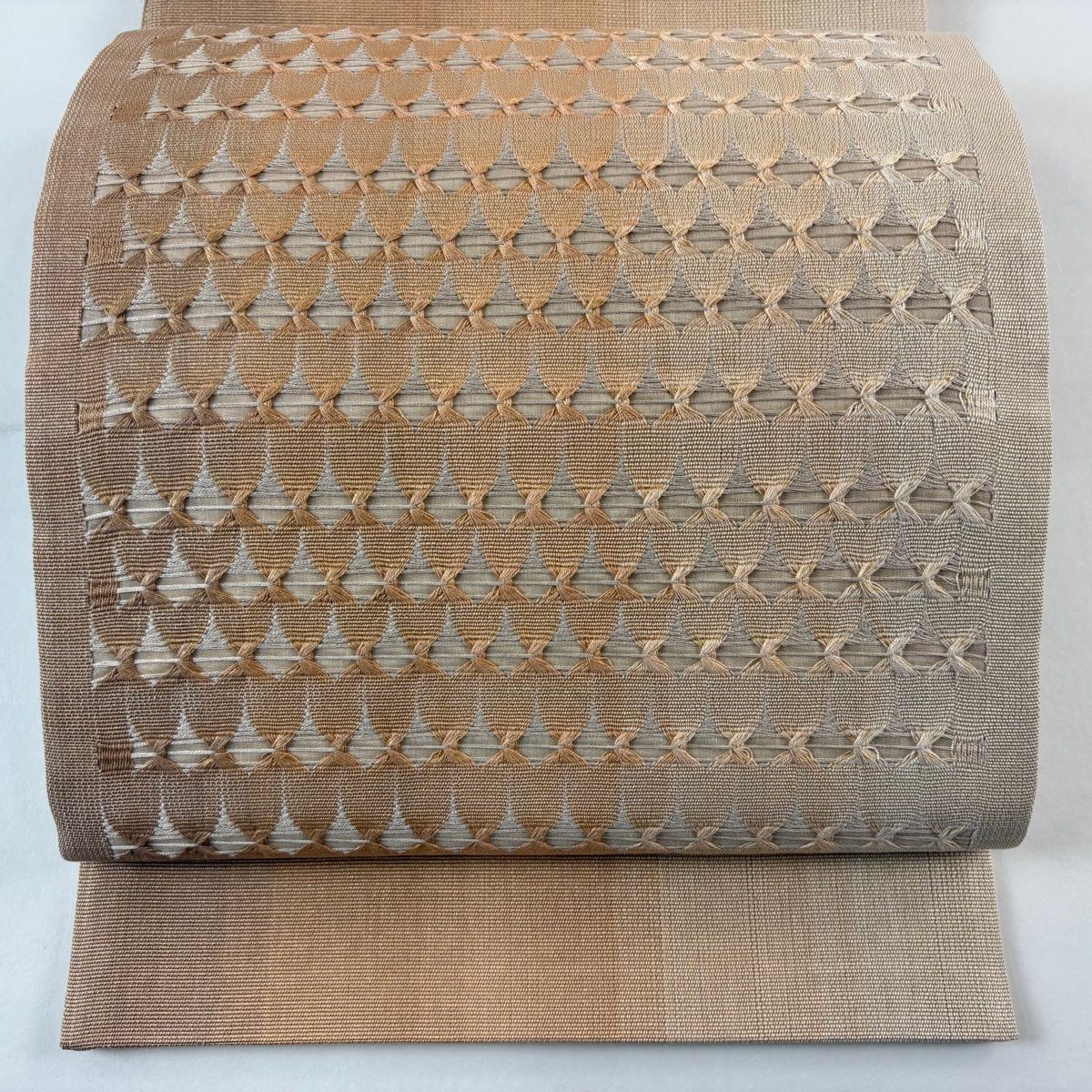 袋帯 名品 幾何学 箔 ベージュ お太鼓柄 正絹