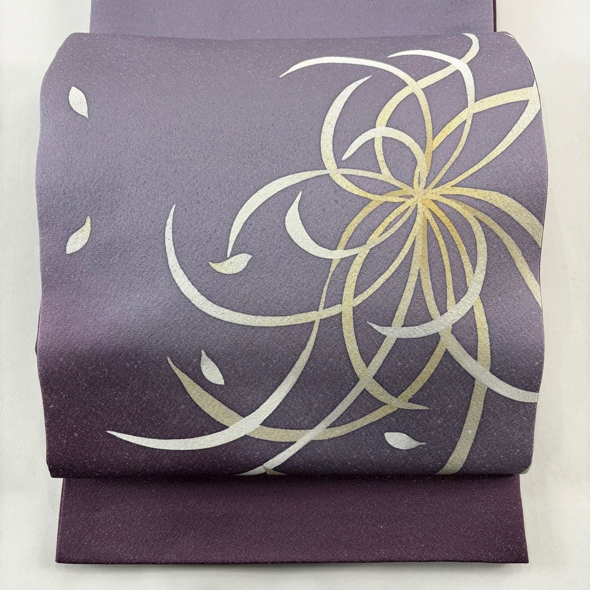 袋帯 花 花びら 銀通し 金彩 薄紫 お太鼓柄 正絹