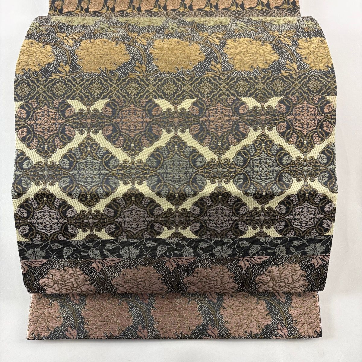 袋帯 名品 箔屋清兵衛 落款 悠久の美 華文 花唐草 箔 刺繍 墨色 お太鼓