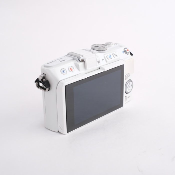 中古】(オリンパス) OLYMPUS E-PL6 ボディ ホワイト - メルカリ