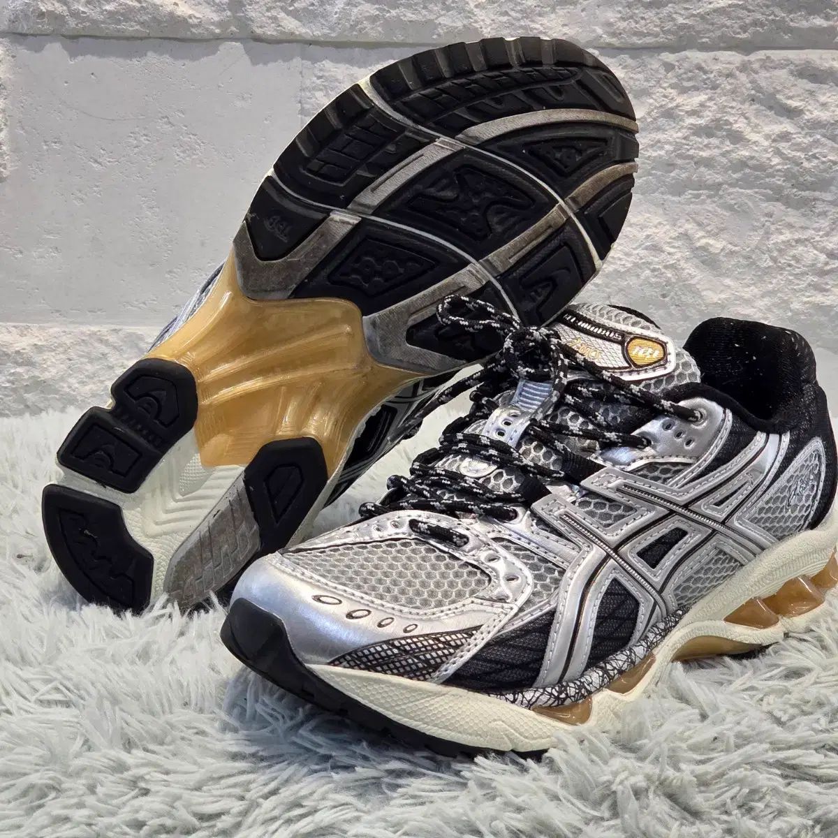 1w-11: アシックス ゲル ニンバス 12 ブラックxシルバー 225mm - メルカリ