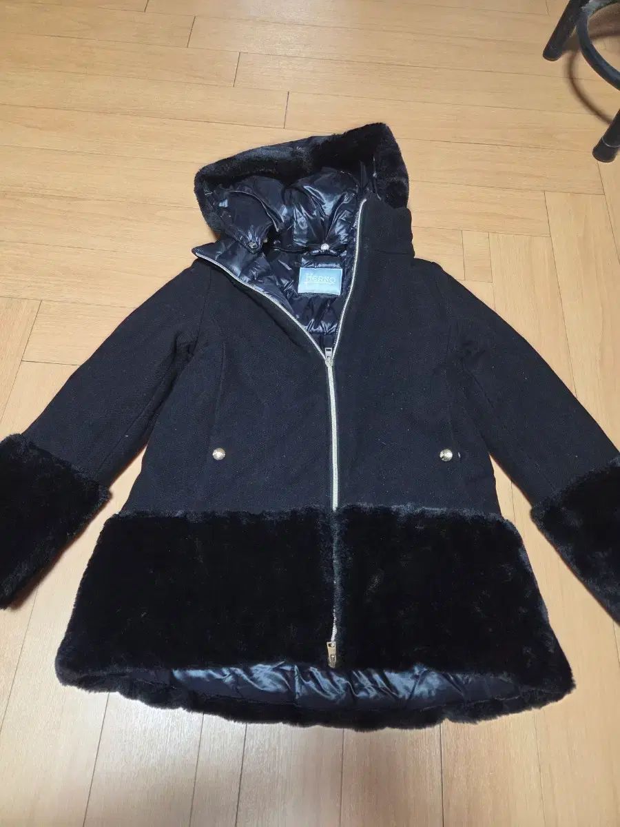 ジャケット・ブルゾン HERNO ヘルノ フード ダウン コート ブラック10A 