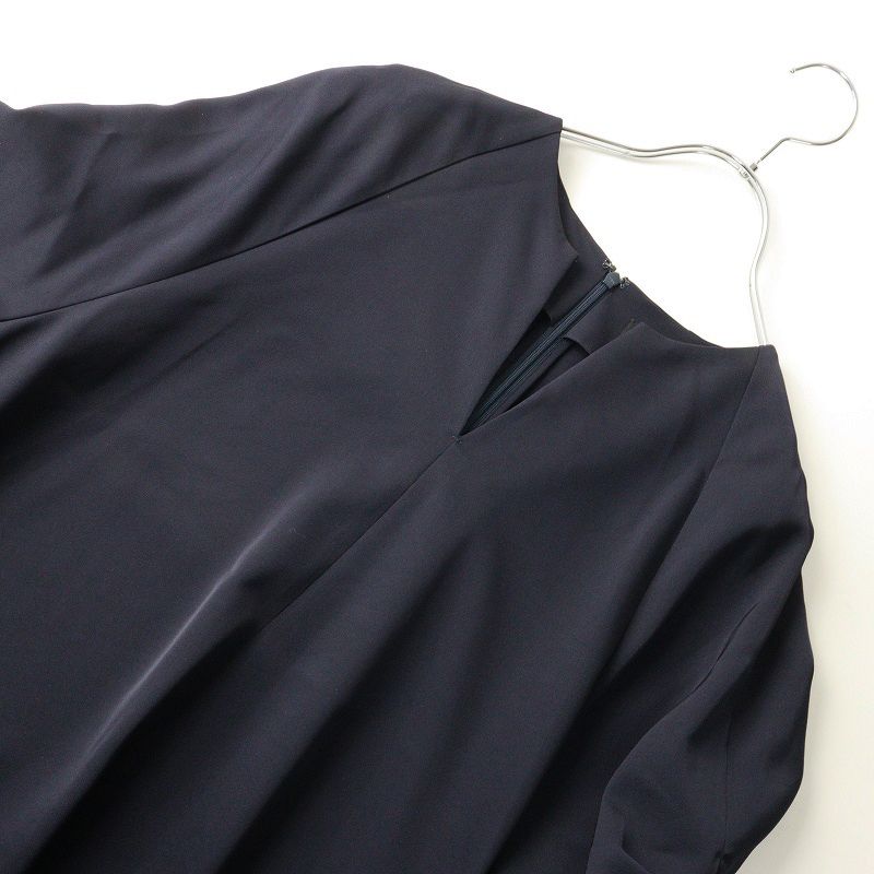 ツイストスリーブドレス