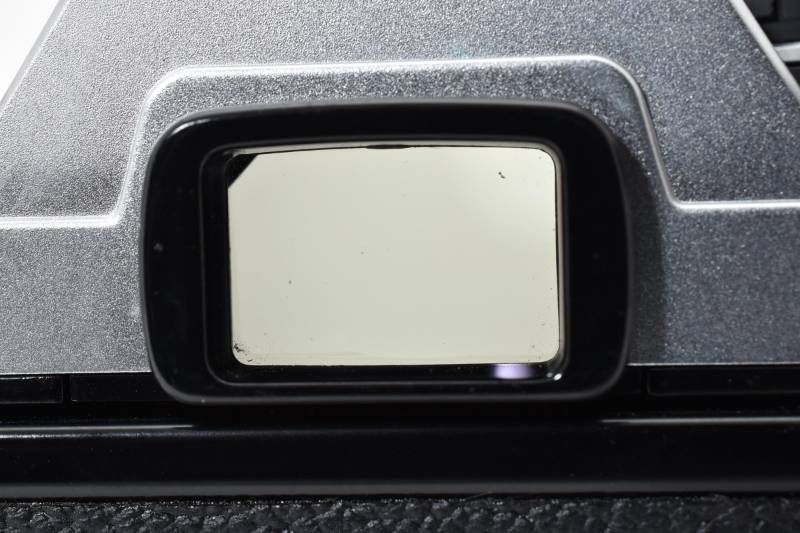  実用品 Olympus オリンパス OM 10 シルバー マニュアルアダプター付 SYSTEM ZUIKO AUTO S 1 8 50 mm レンズキット フィルム一眼カメラ 3991 19 一眼レフカメラ(フィルム) フィルムカメラ